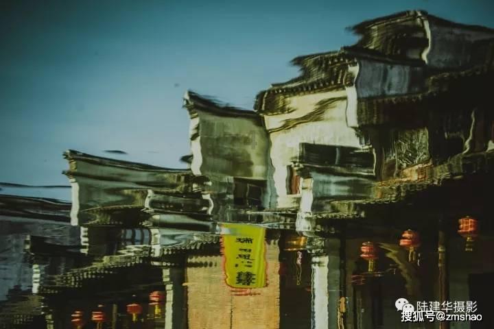 古怪巫师逃离村庄